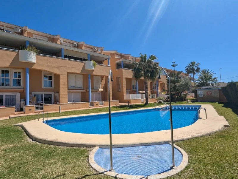 Apartamento dúplex con vistas al Montgó en Jávea