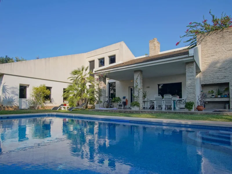 Villa de lujo en Dénia en venta con piscina privada y vistas al Montgó