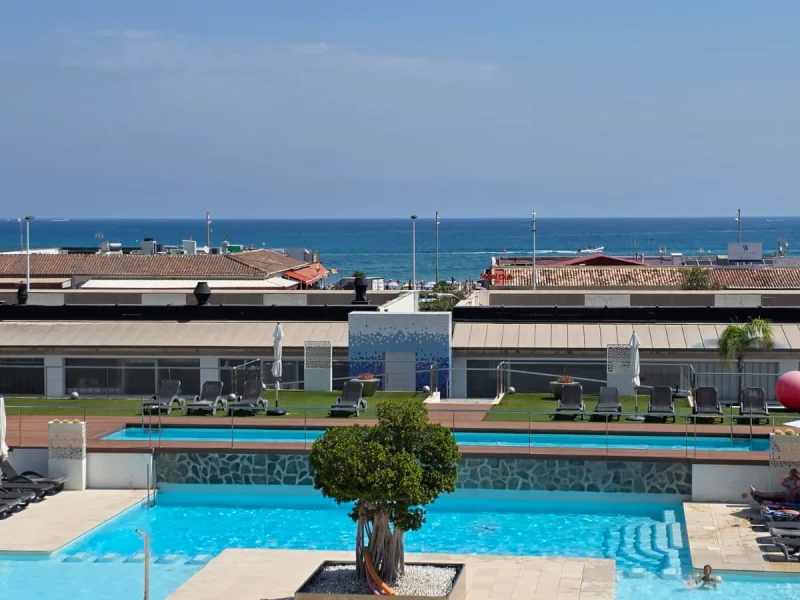 Exclusivo apartamento en primera línea de mar con impresionantes vistas al Mediterráneo – Residencial Salacia, Jávea