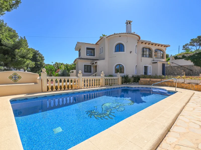 Villa en venta en Javea Granadella con piscina y jardin