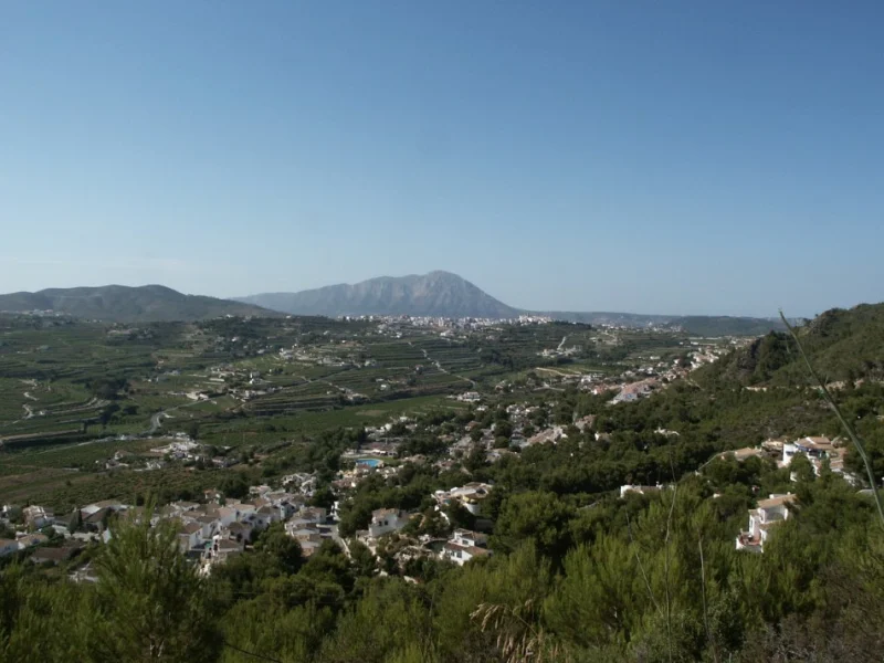Parcela rural con vistas panorámicas al mar en Benitachell