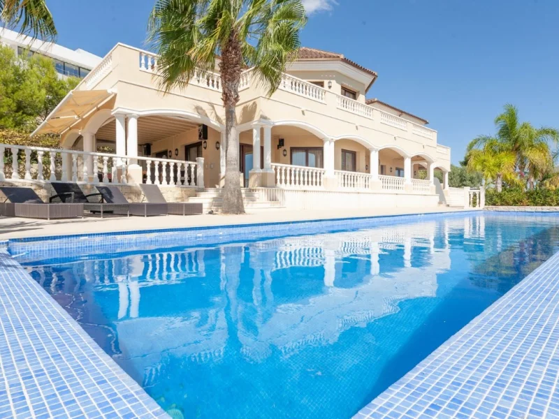 Villa en Calpe con vistas panorámicas al mar
