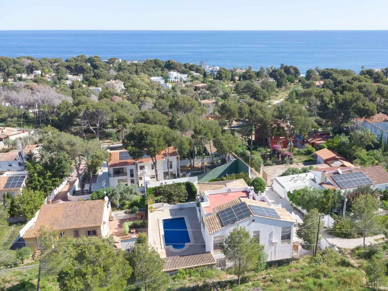 Villa en Las Rotas, Dénia con vistas al mar y gran parcela