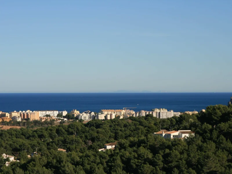 Tres parcelas edificables con vistas al mar en Jávea