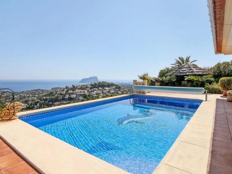 Villa en Moraira, Benimeit con vistas al mar y apartamento de invitados