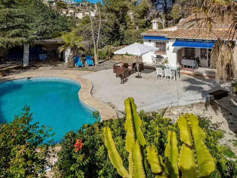 Villa mediterránea en La Arnella, Moraira con piscina privada
