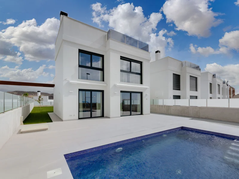 Villa moderna con vistas al mar y al golf en El Campello