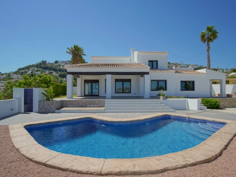 Villa mediterránea con vistas al mar en Moraira, La Sabatera