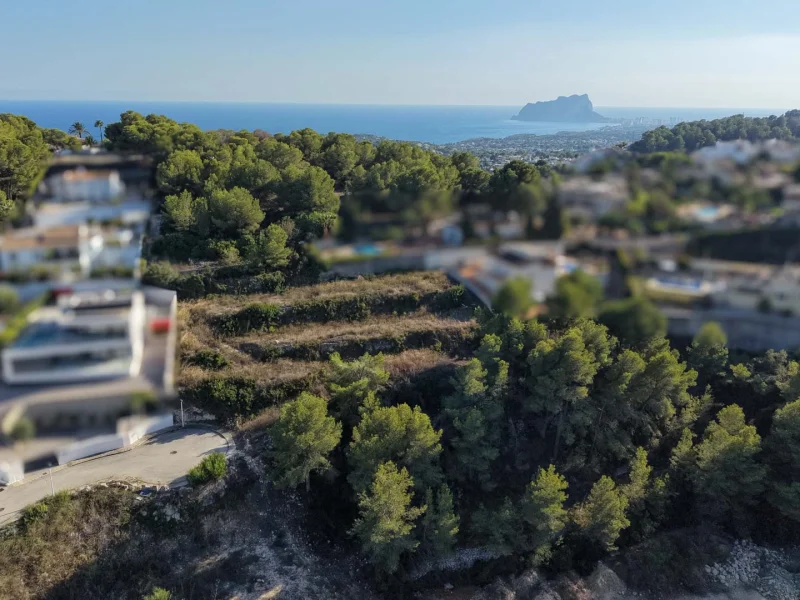Parcela en Moraira, Benimeit con vistas al mar