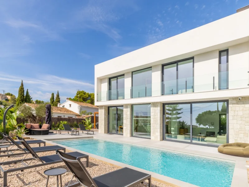 Villa en venta en Benissa, La Fustera, una inversión con vistas al mar