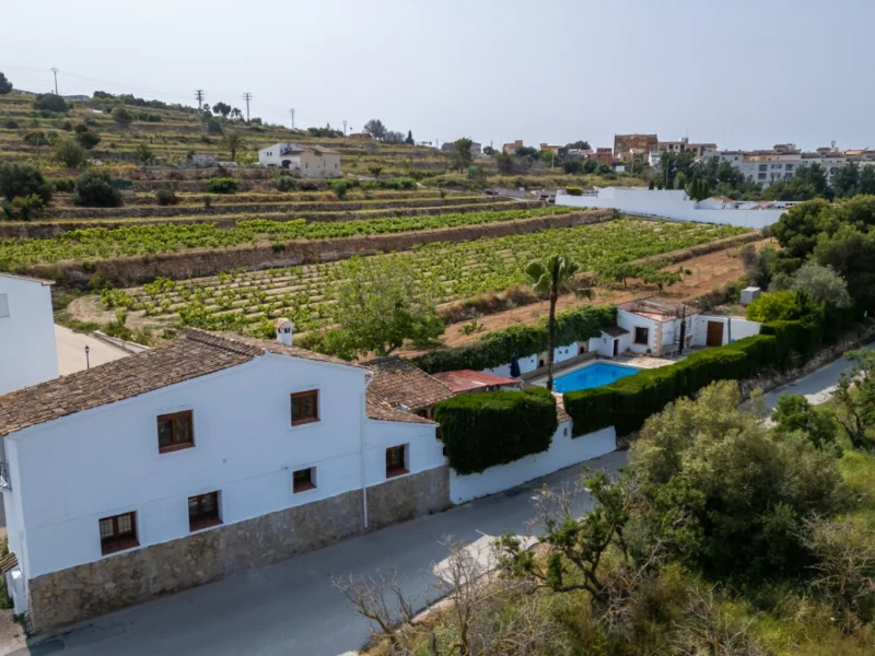 Encantadora Finca en Teulada con Jardín Maduro
