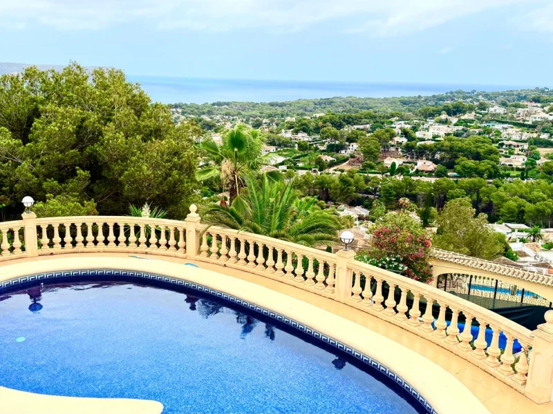 Villa de estilo ibicenco en Jávea, Costa Nova con vistas al mar