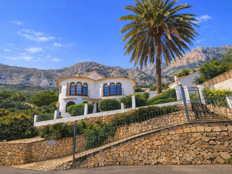 Villa con vistas al mar y piscina privada en Dénia