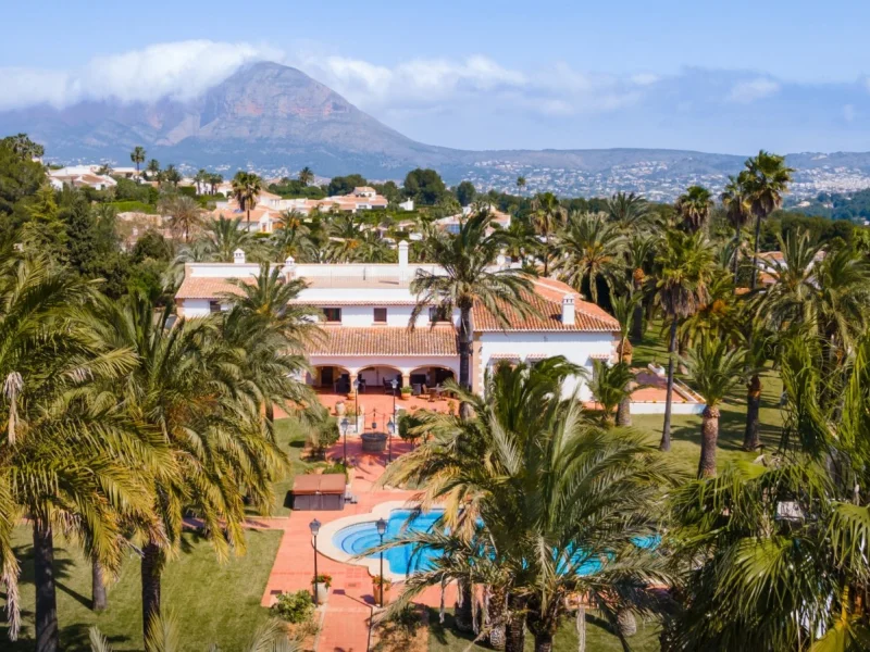 Villa mediterránea en Jávea, Lluca con casa de invitados y gran parcela