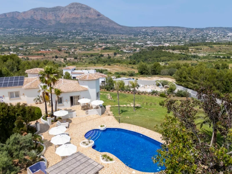 Villa de 8 dormitorios en venta en Jávea, Tarraula, con piscina y vistas