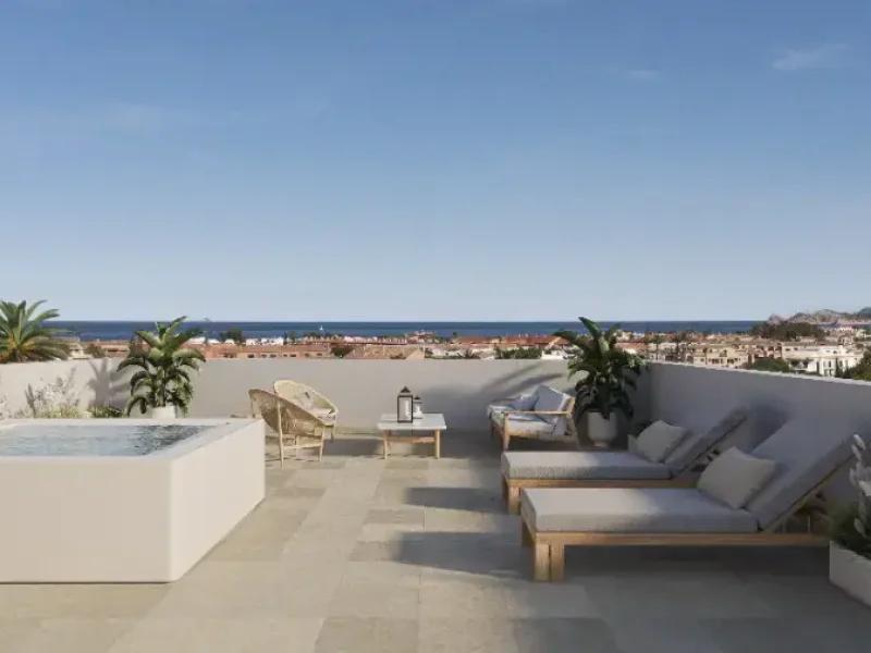 Ático de obra nueva con vistas al mar en Jávea