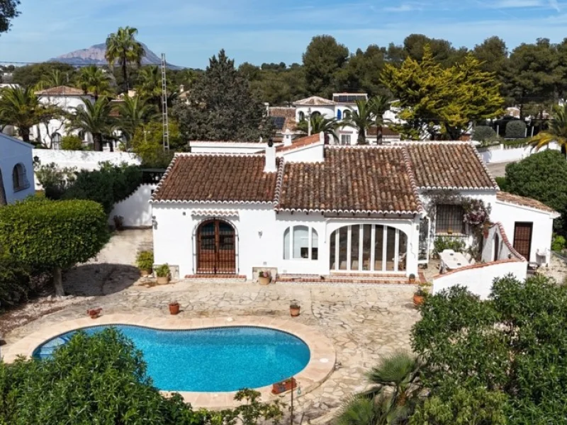 Villa tradicional en Costa Nova Pla, Jávea con piscina privada