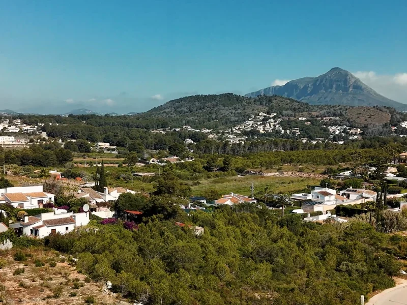 Villa de obra nueva en Jávea con vistas al Montgó