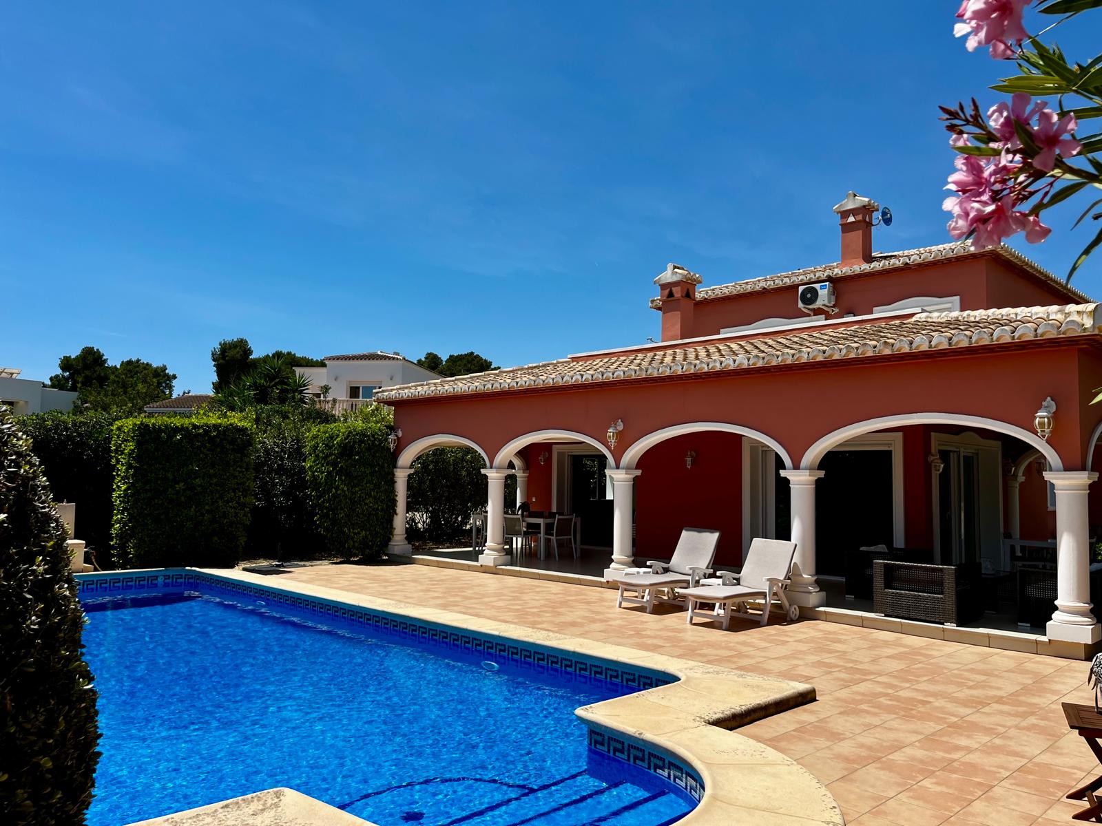 Villa moderna con vistas al mar Jávea Xabia