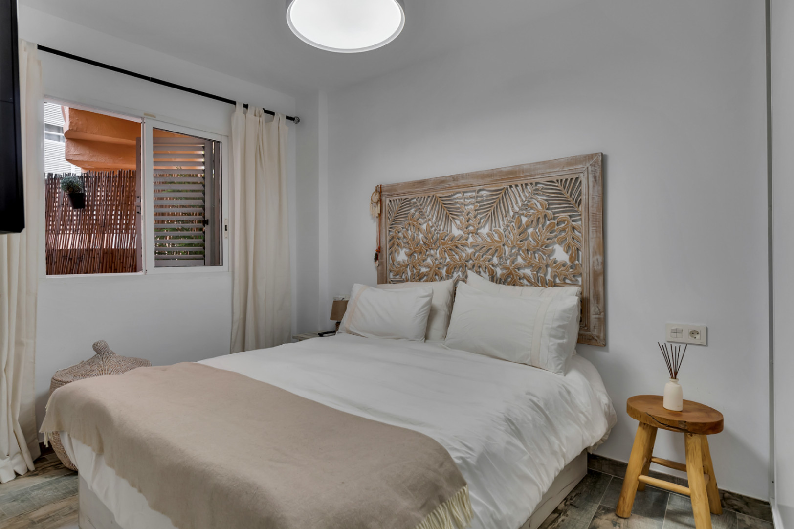 Apartamento en planta baja en Dénia con piscina y terraza privada