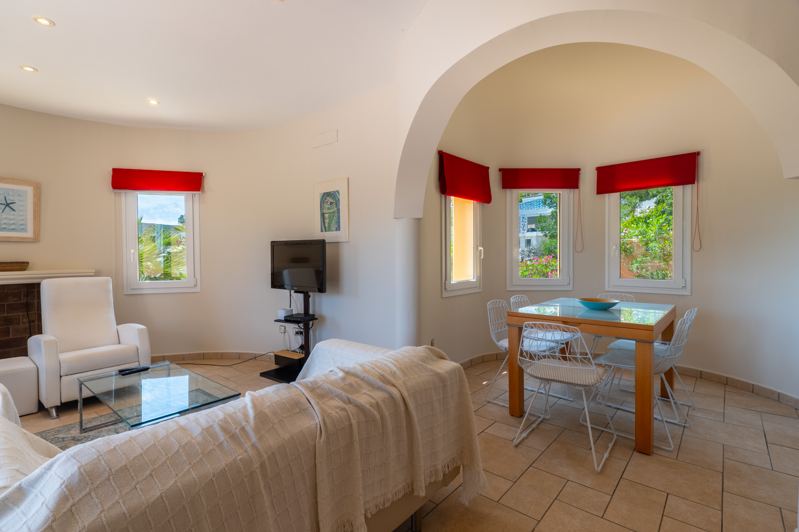 Villa de Lujo en Jávea: 3 Dormitorios, Vistas Increíbles. ¡Oportunidad!