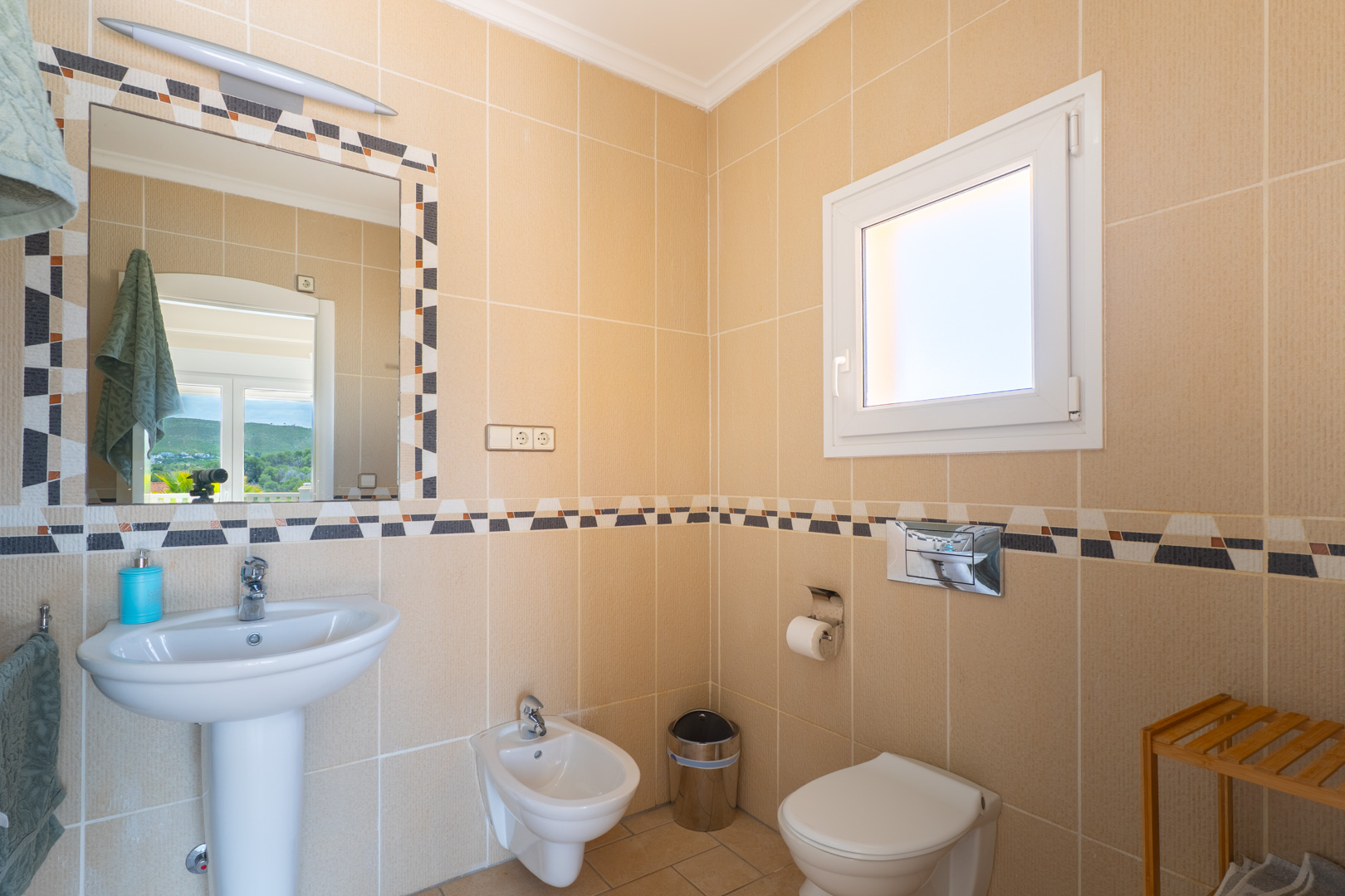 Villa de Lujo en Jávea: 3 Dormitorios, Vistas Increíbles. ¡Oportunidad!