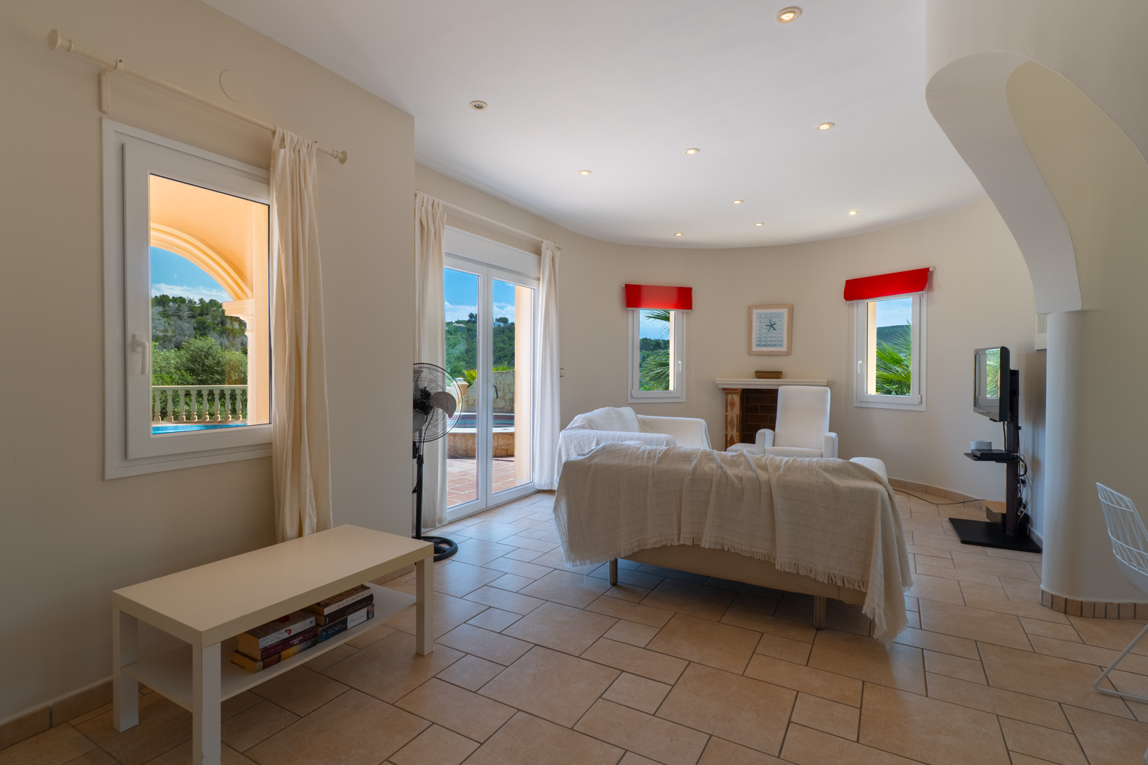 Villa de Lujo en Jávea: 3 Dormitorios, Vistas Increíbles. ¡Oportunidad!