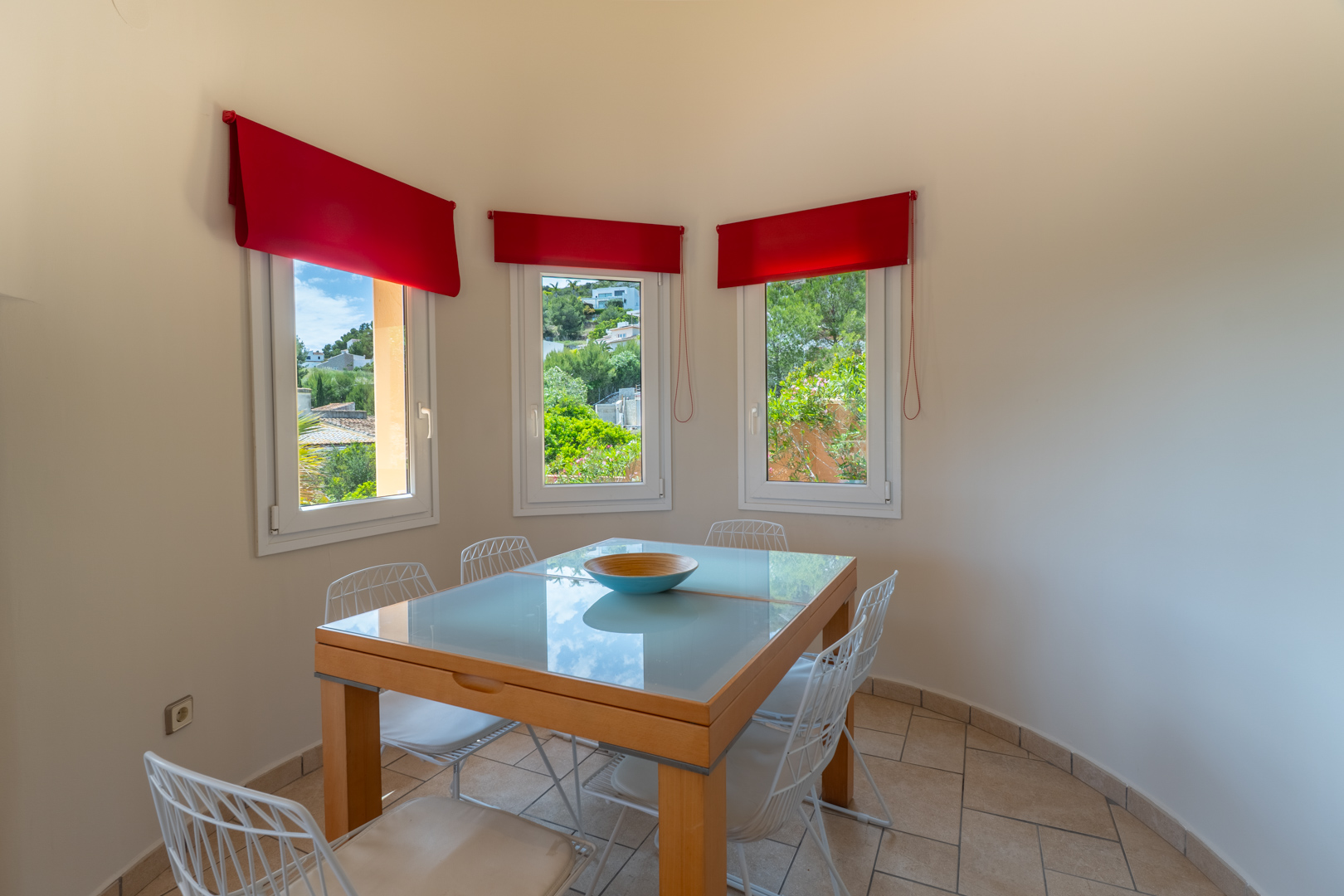 Villa de Lujo en Jávea: 3 Dormitorios, Vistas Increíbles. ¡Oportunidad!