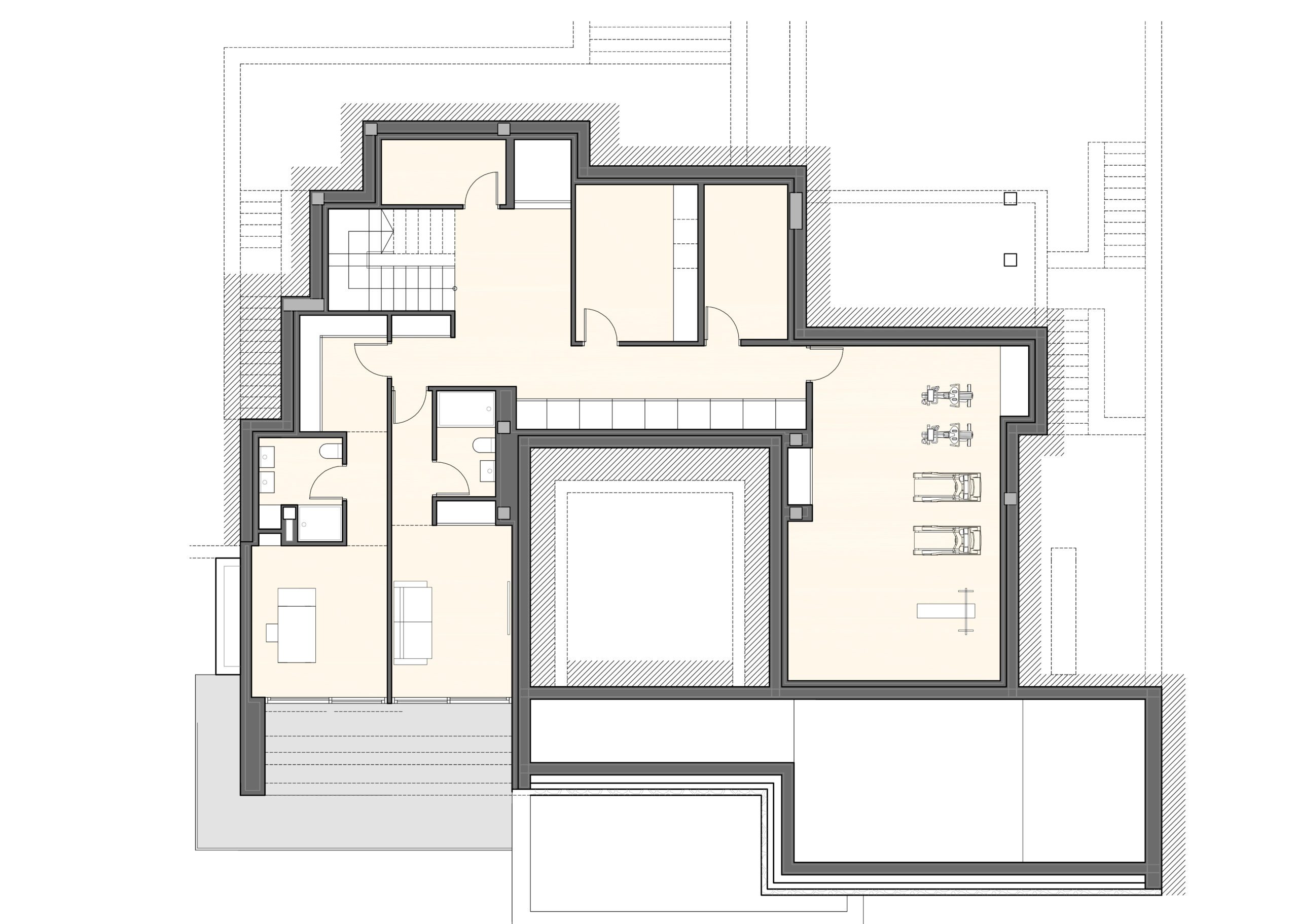 Plano técnico de la planta semisótano que incluye un amplio gimnasio, dormitorio con baño en suite, despacho, sala técnica y acceso mediante escalera y ascensor.