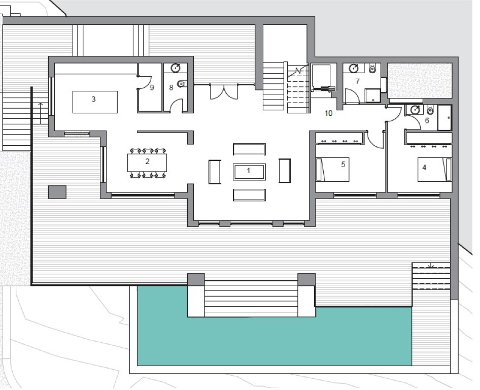 Plano técnico de la planta principal con distribución de salón, cocina, dos dormitorios en suite y una extensa terraza exterior con piscina integrada.