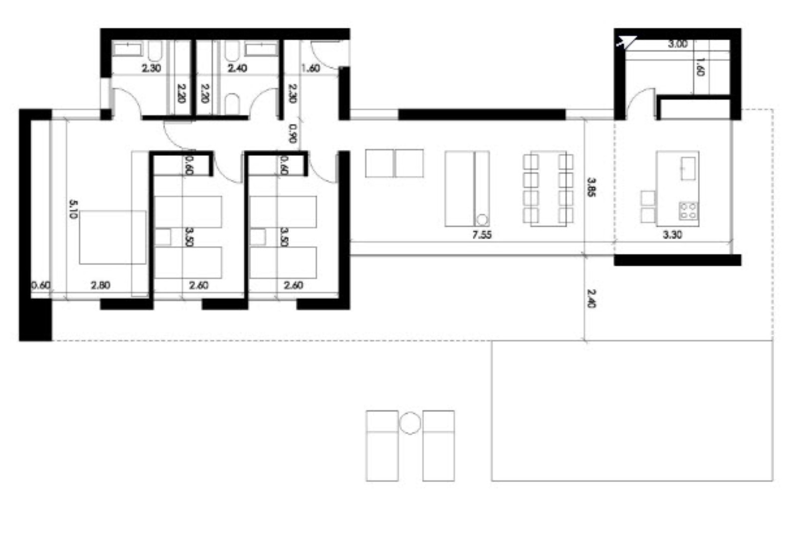Plano técnico detallado que muestra la distribución de los tres dormitorios, el salón-comedor de planta abierta y la zona exterior con terraza y piscina.
