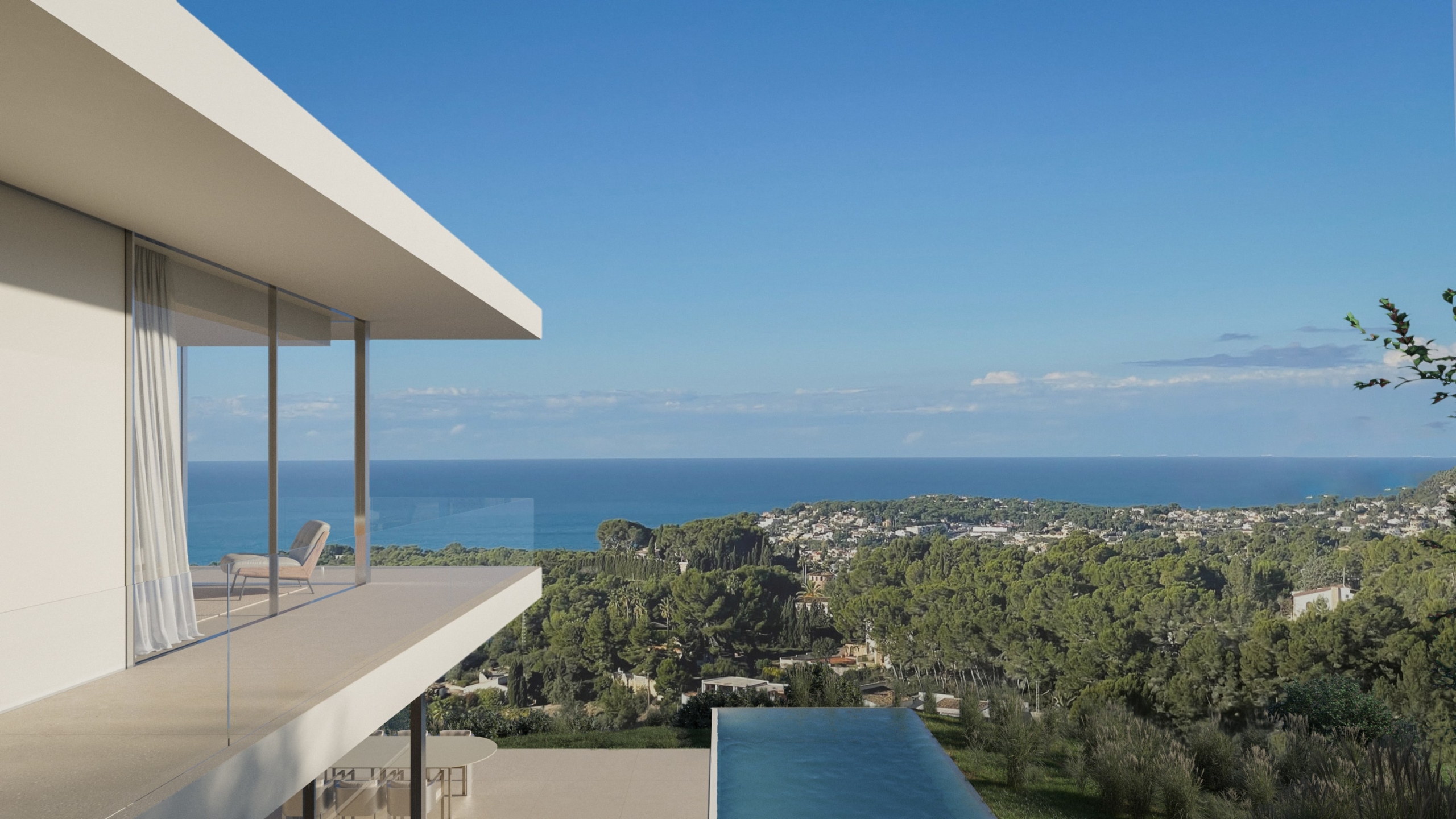 Vista panorámica desde la terraza superior con barandillas de cristal, mostrando la piscina infinita y el paisaje mediterráneo hacia la costa de Benissa.