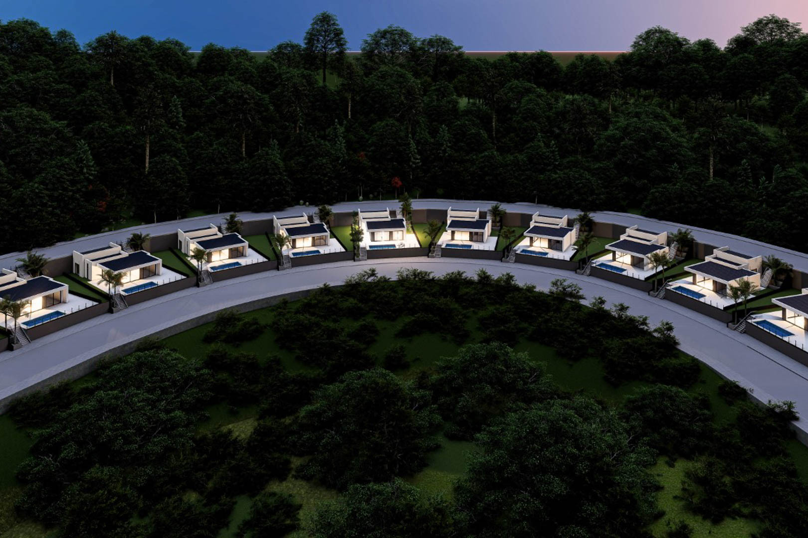 Vista aérea nocturna del conjunto residencial en Monte Solana, mostrando la disposición curva de las villas modernas con piscinas privadas y su entorno boscoso.