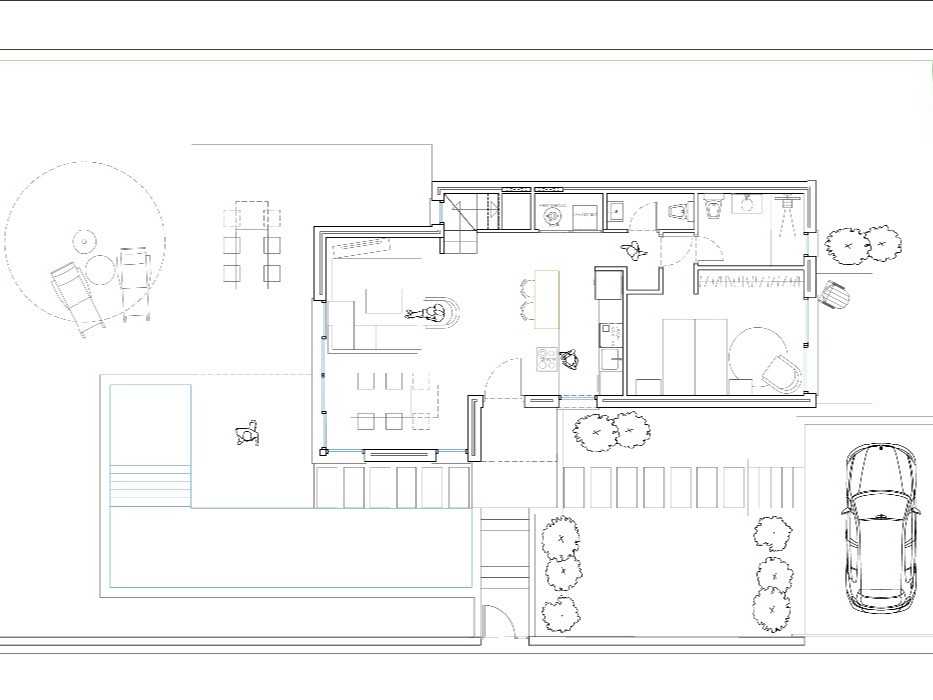 Plano arquitectónico que muestra la distribución de la vivienda, jardín con piscina y aparcamiento.