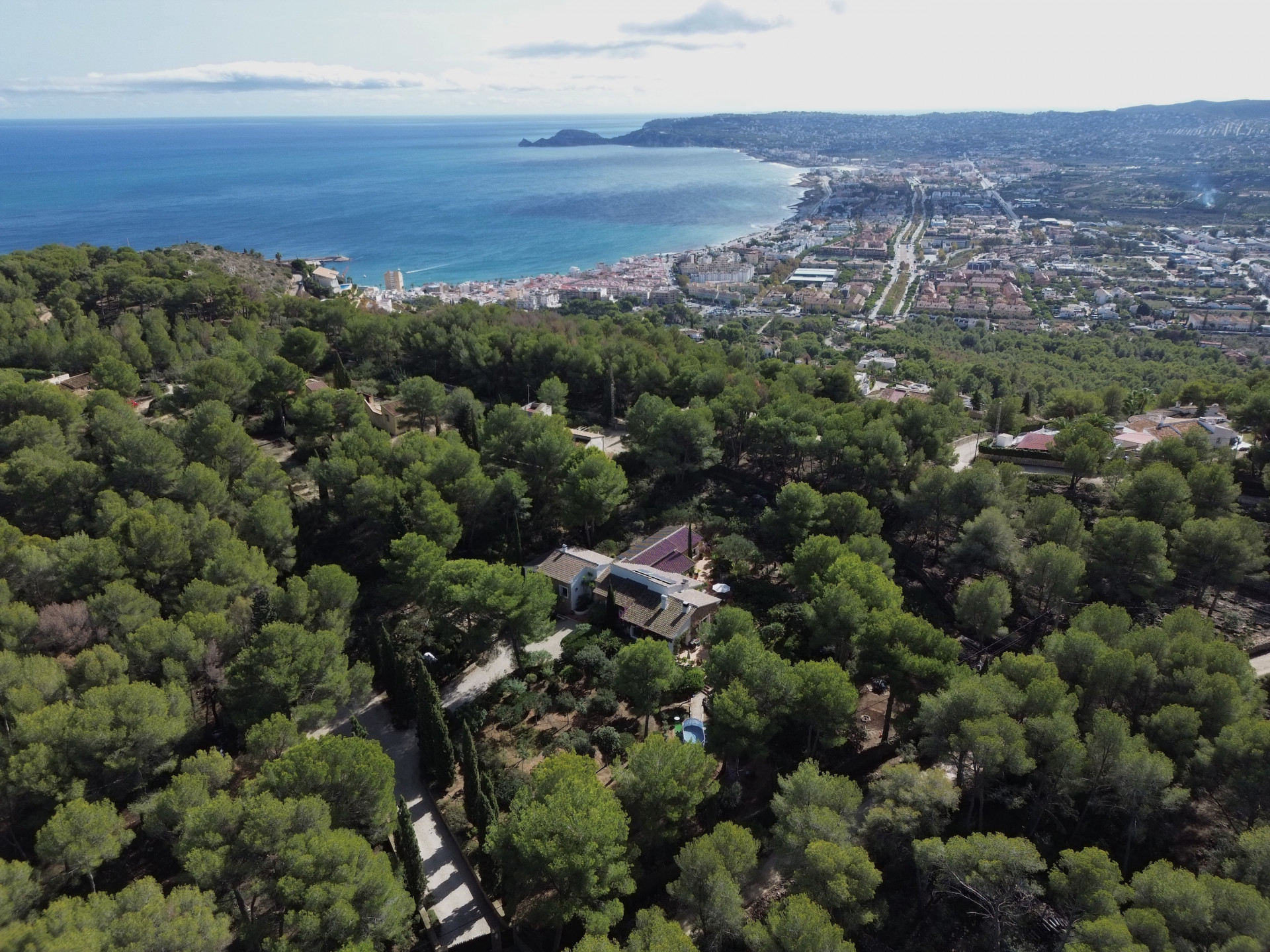 Villa en Jávea con Vistas Panorámicas al Mar