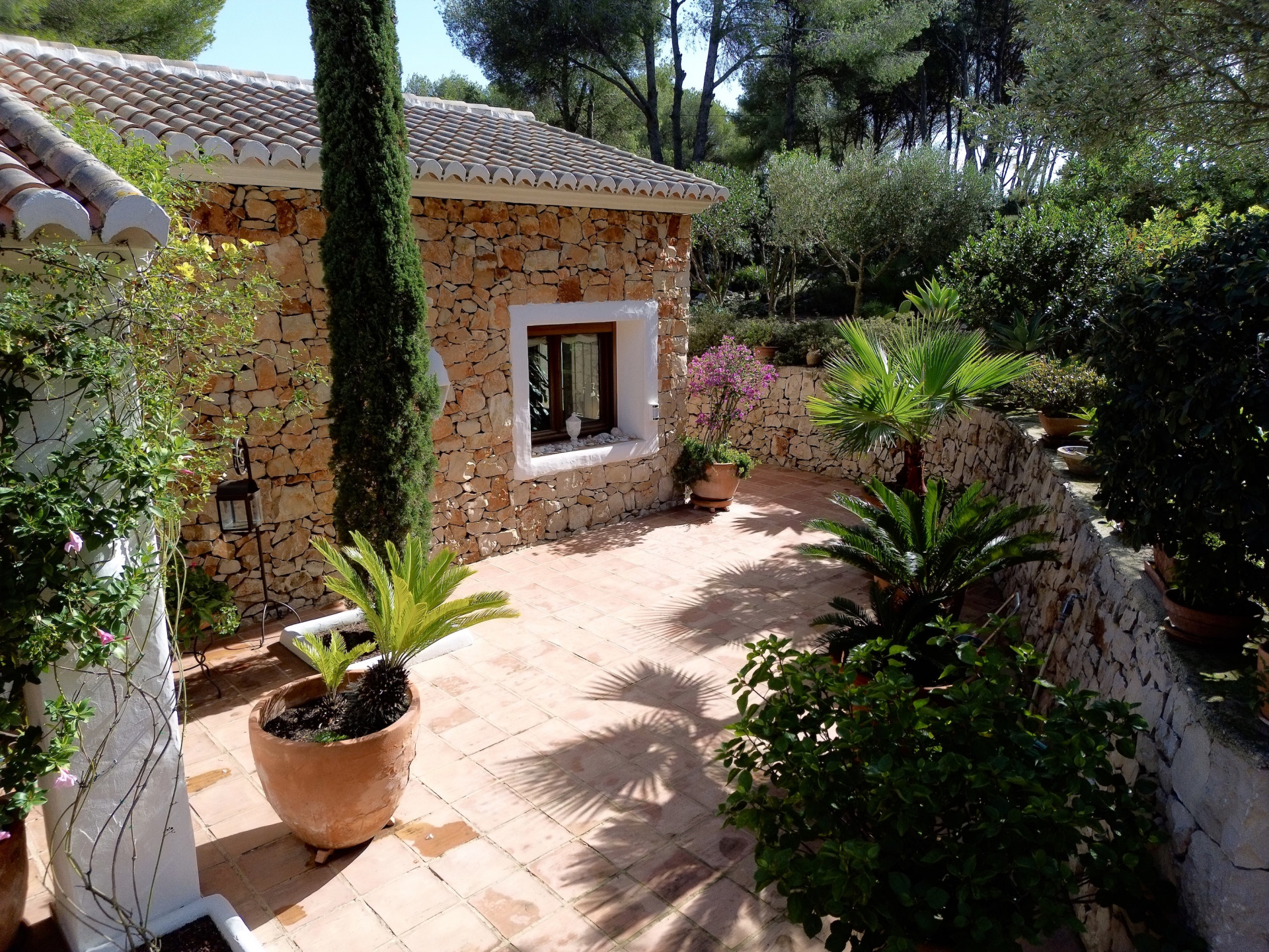 Villa en Jávea con Vistas Panorámicas al Mar