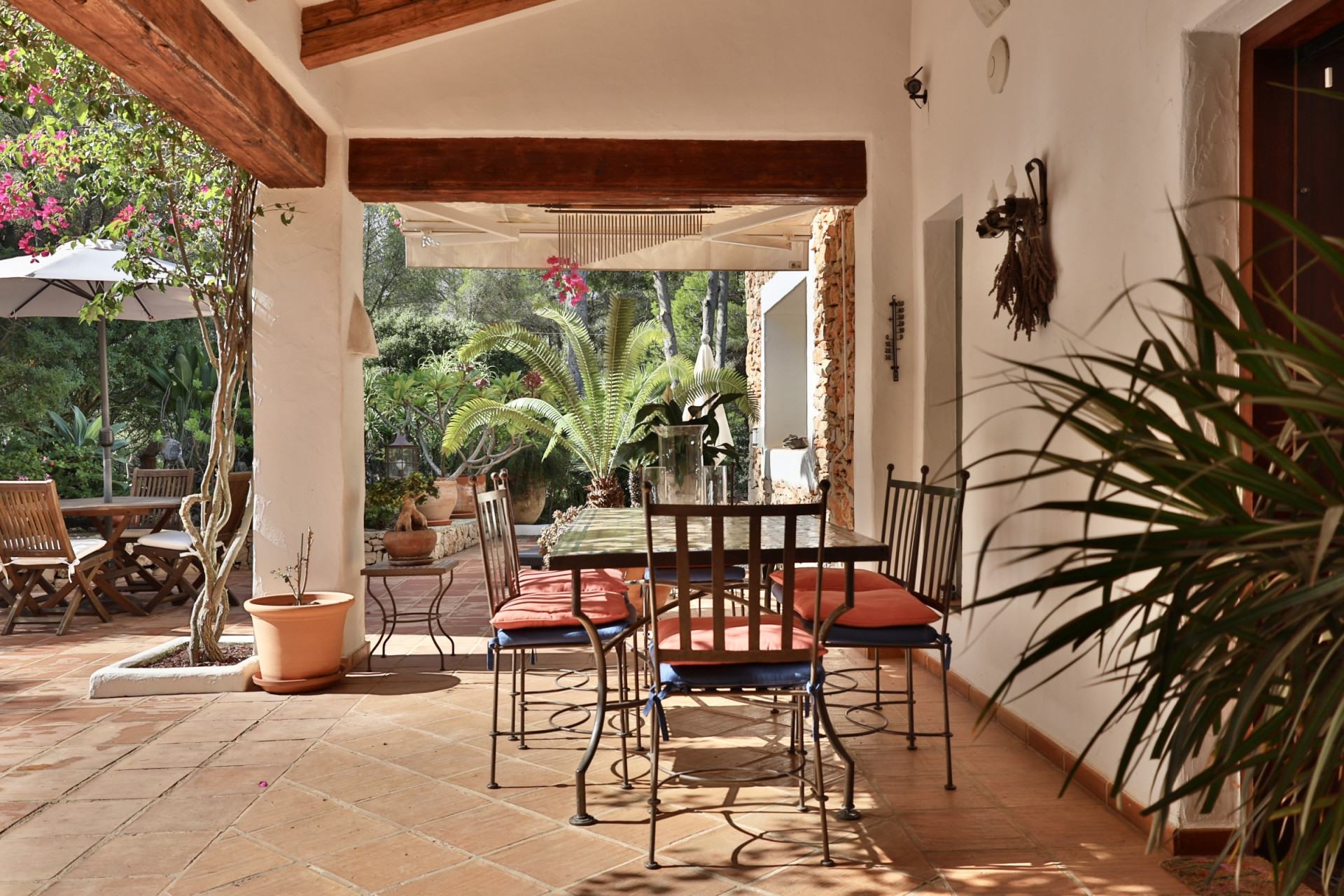 Villa en Jávea con Vistas Panorámicas al Mar