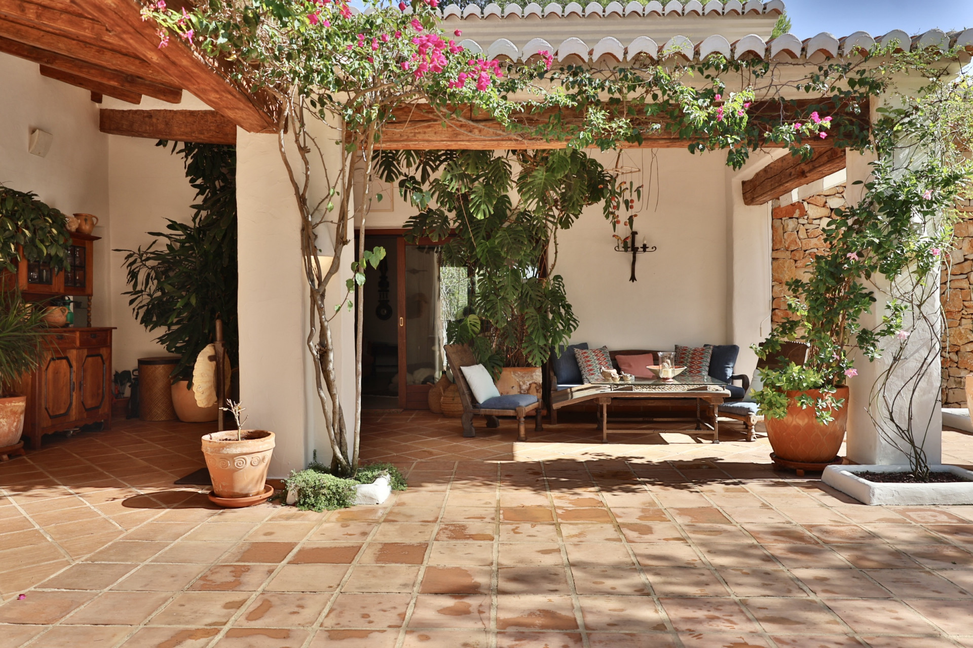 Villa en Jávea con Vistas Panorámicas al Mar