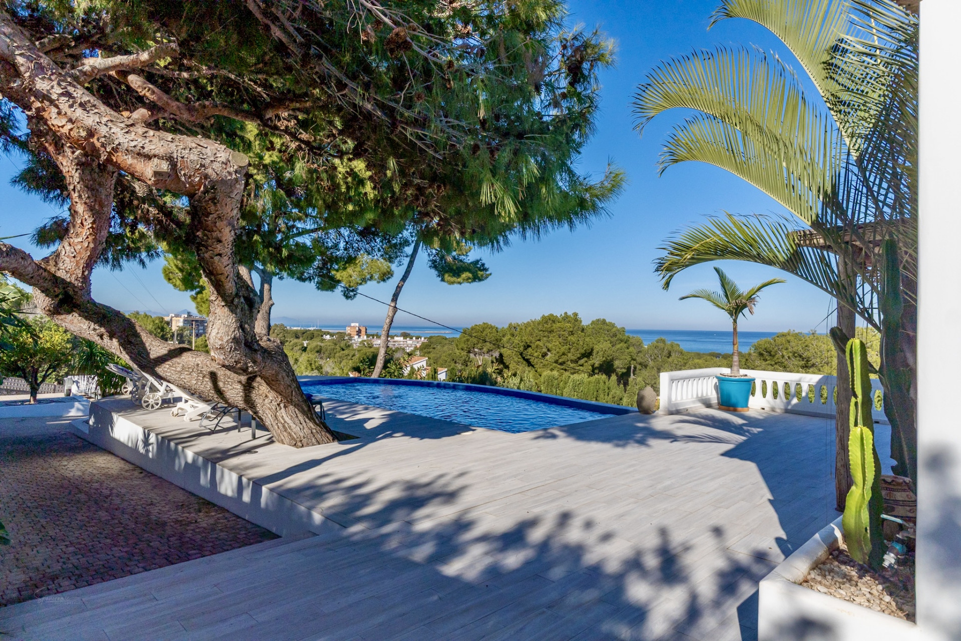 Villa con vistas al mar en venta en Dénia