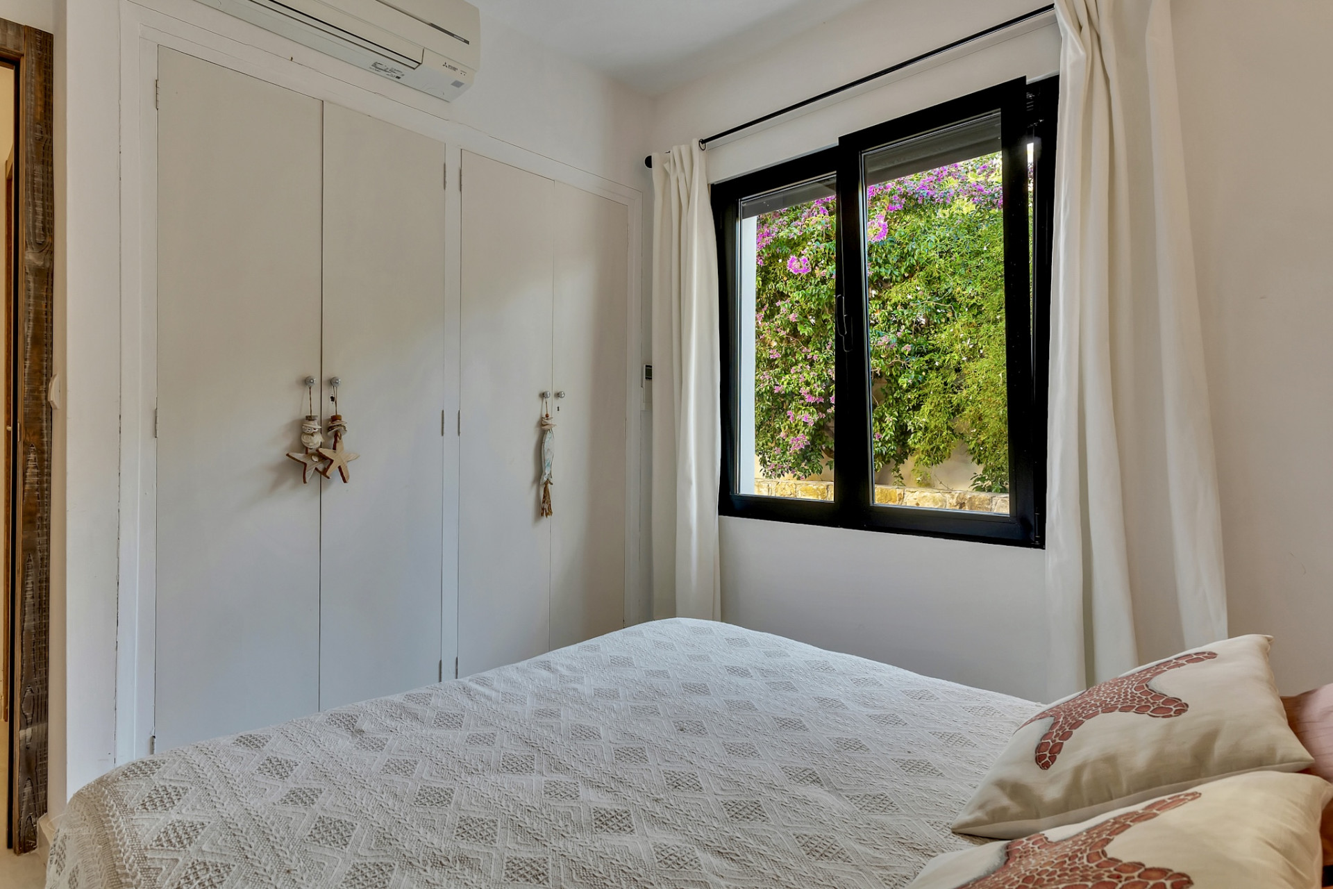 Villa con vistas al mar en venta en Dénia