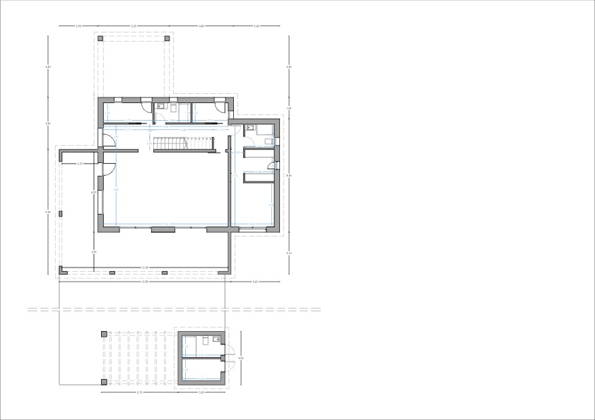 Plano técnico detallado que muestra la distribución del nivel inferior, incluyendo la bodega, el acceso al garaje, núcleos de escaleras y la zona exterior con pérgola.