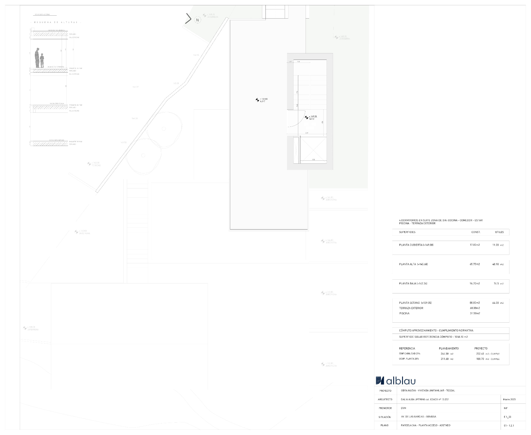 Plano arquitectónico que detalla la distribución de la villa, incluyendo jardinería, piscina y niveles de altura.