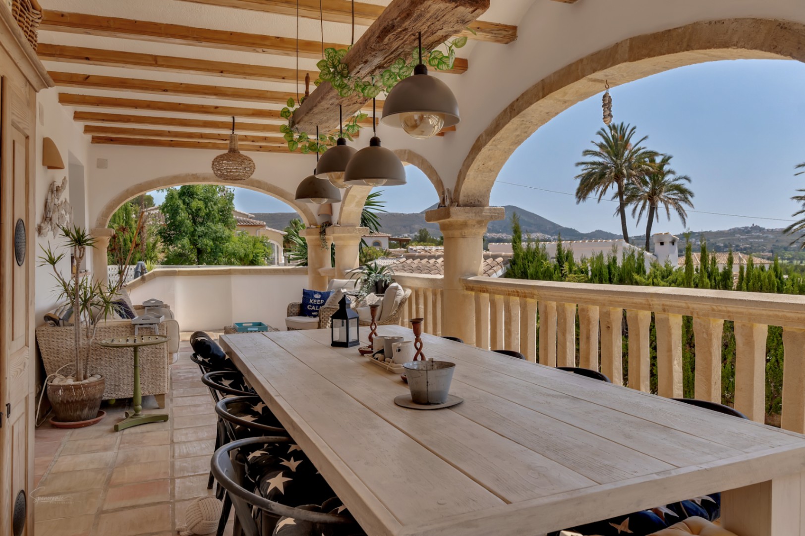 Villa en Jávea con Piscina Privada y Vistas a la Montaña