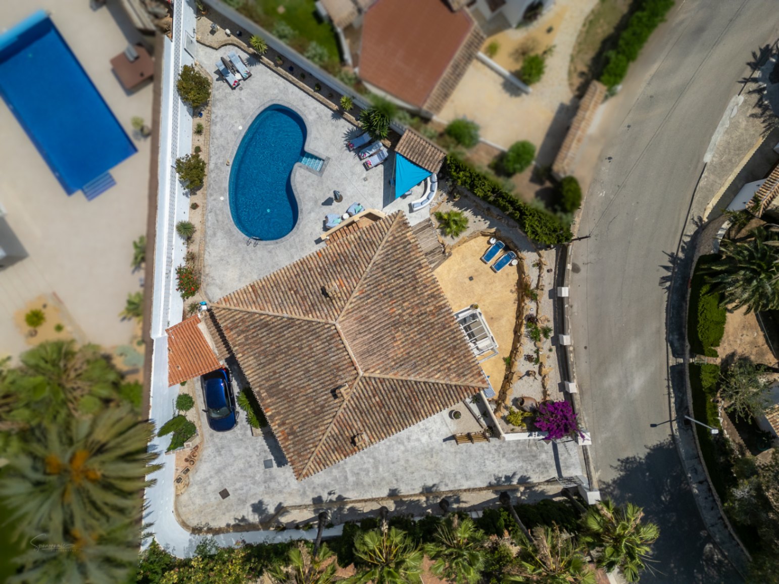 Villa en Jávea con Piscina Privada y Vistas a la Montaña