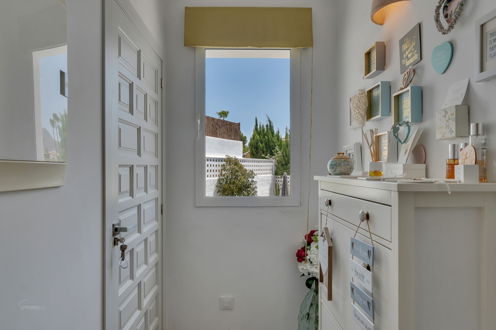 Villa en Jávea con Piscina Privada y Vistas a la Montaña