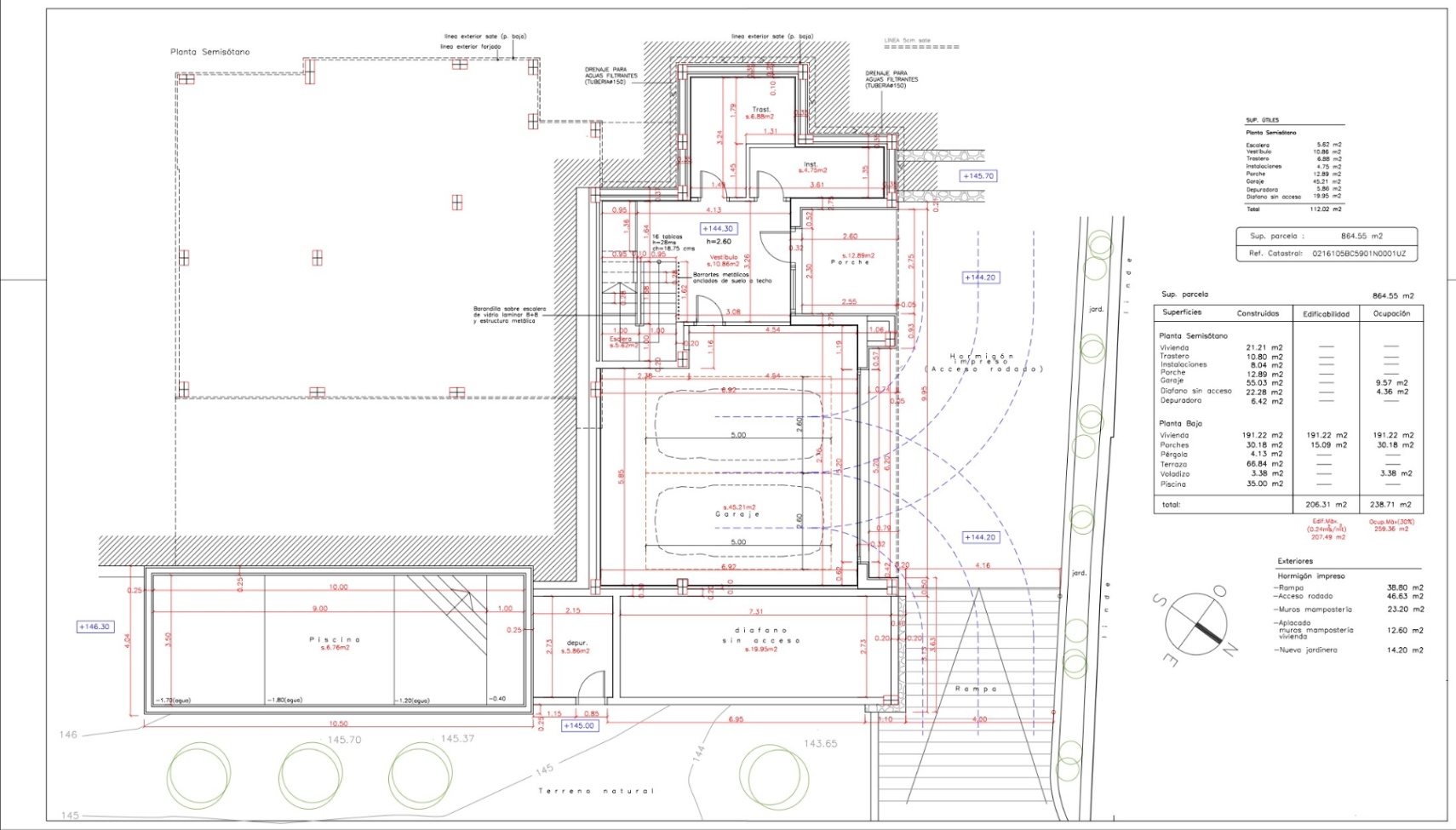 Plano técnico detallado de la planta semisótano que muestra el garaje doble, trastero, zonas técnicas y la ubicación de la piscina de 35 m² con su depuradora.