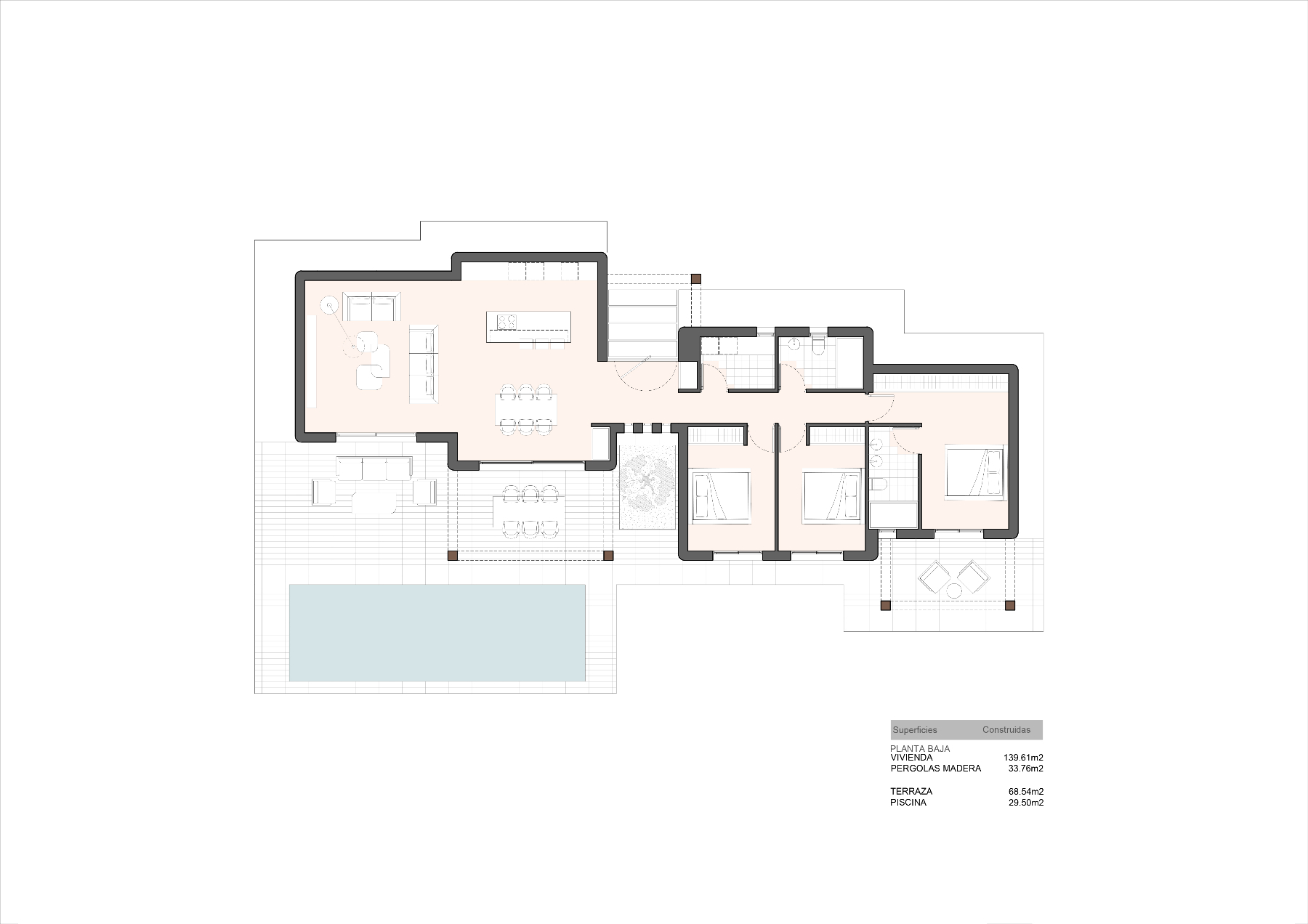 Plano detallado de la planta baja que muestra una distribución diáfana con tres dormitorios, salón-comedor, cocina abierta y una amplia zona exterior con piscina y terrazas.
