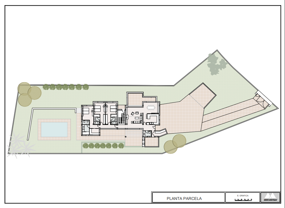 Plano detallado de la parcela que muestra la implantación de la villa, la piscina, las terrazas y la distribución interior de la planta baja en el terreno de 1.528 m².