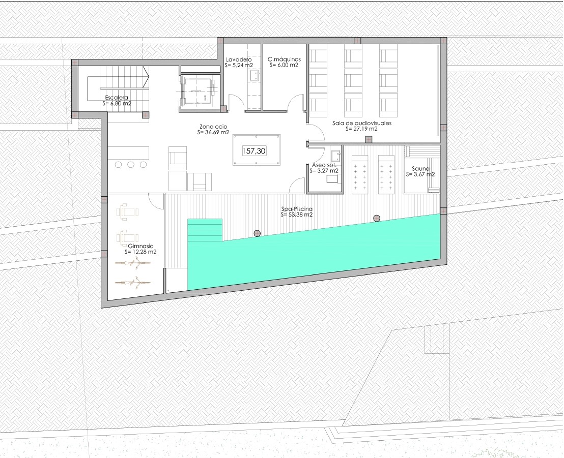 Plano técnico del sótano que muestra la distribución de la zona de ocio, sala de cine, gimnasio, sauna y la piscina interior de 53,38 m2 con acceso directo por ascensor.